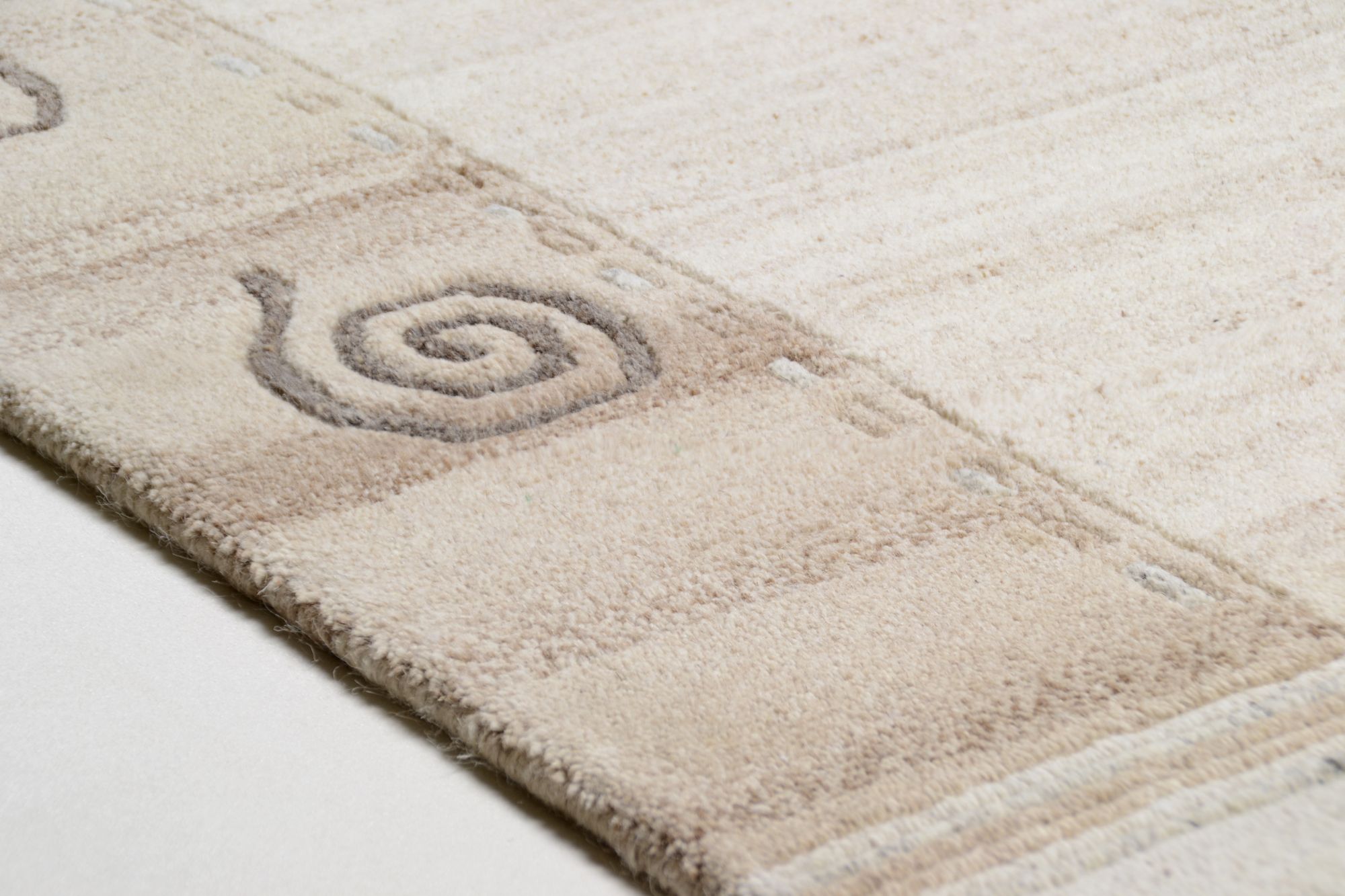 Teppich NAKARTA beige