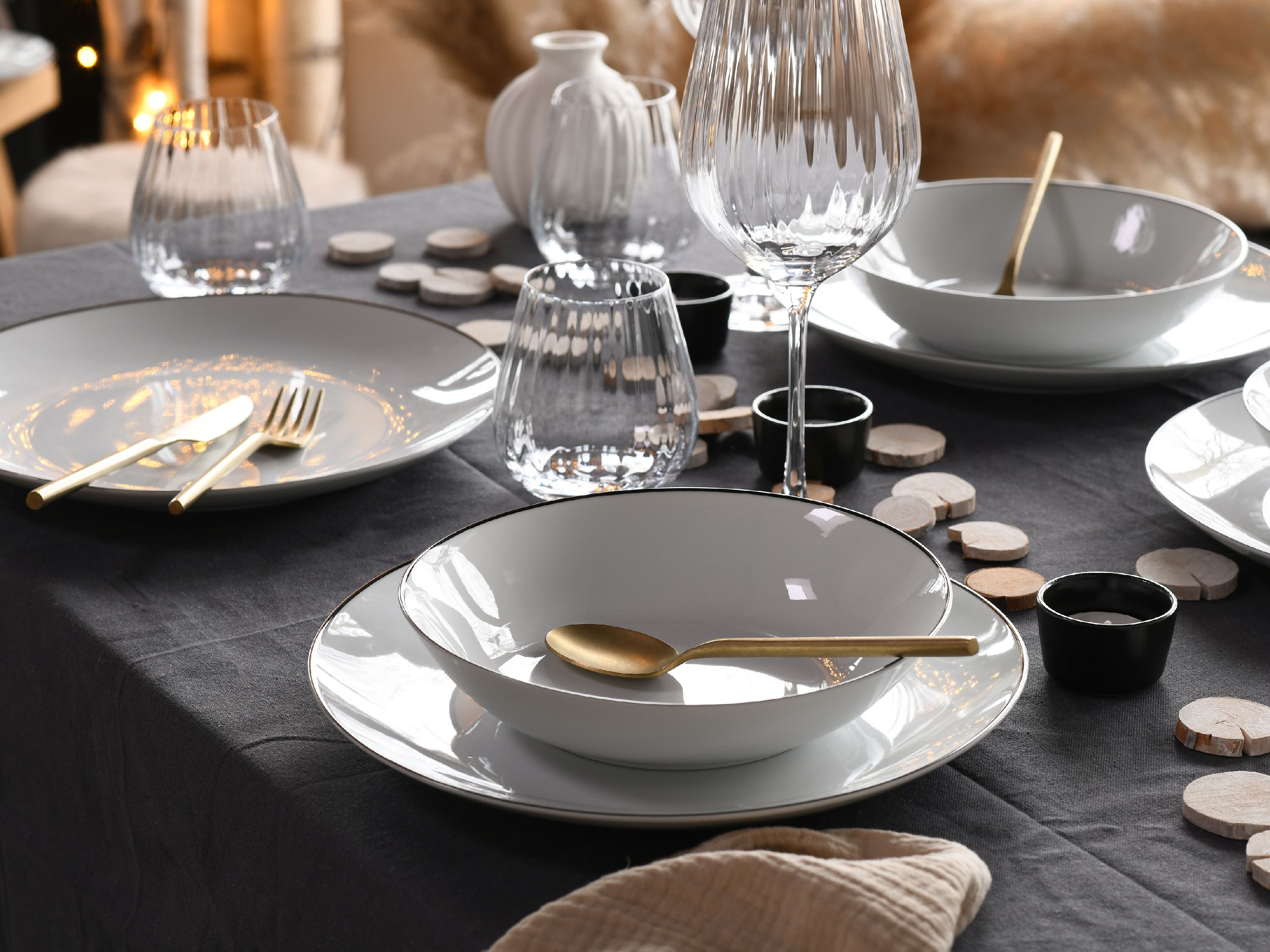 Speiseteller LUNA BLACK LINE
