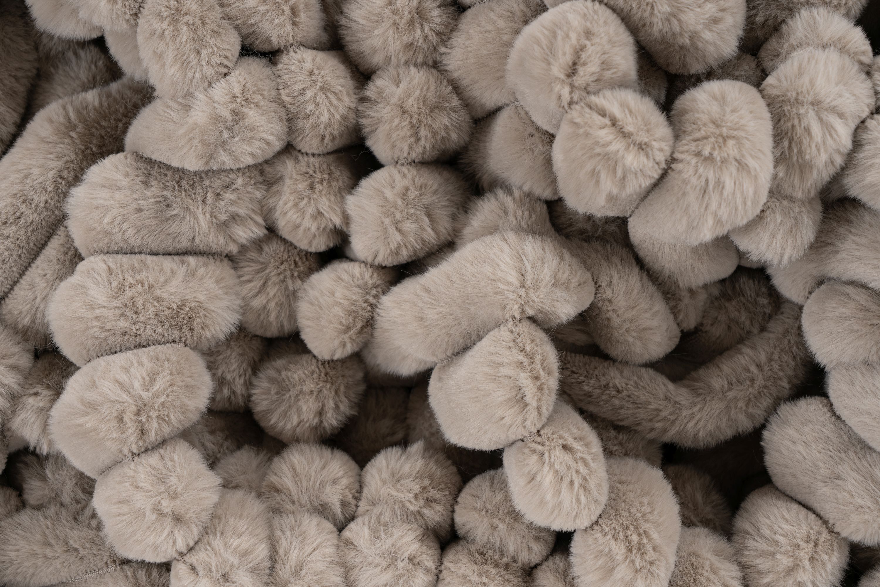 Decke PLUSH taupe