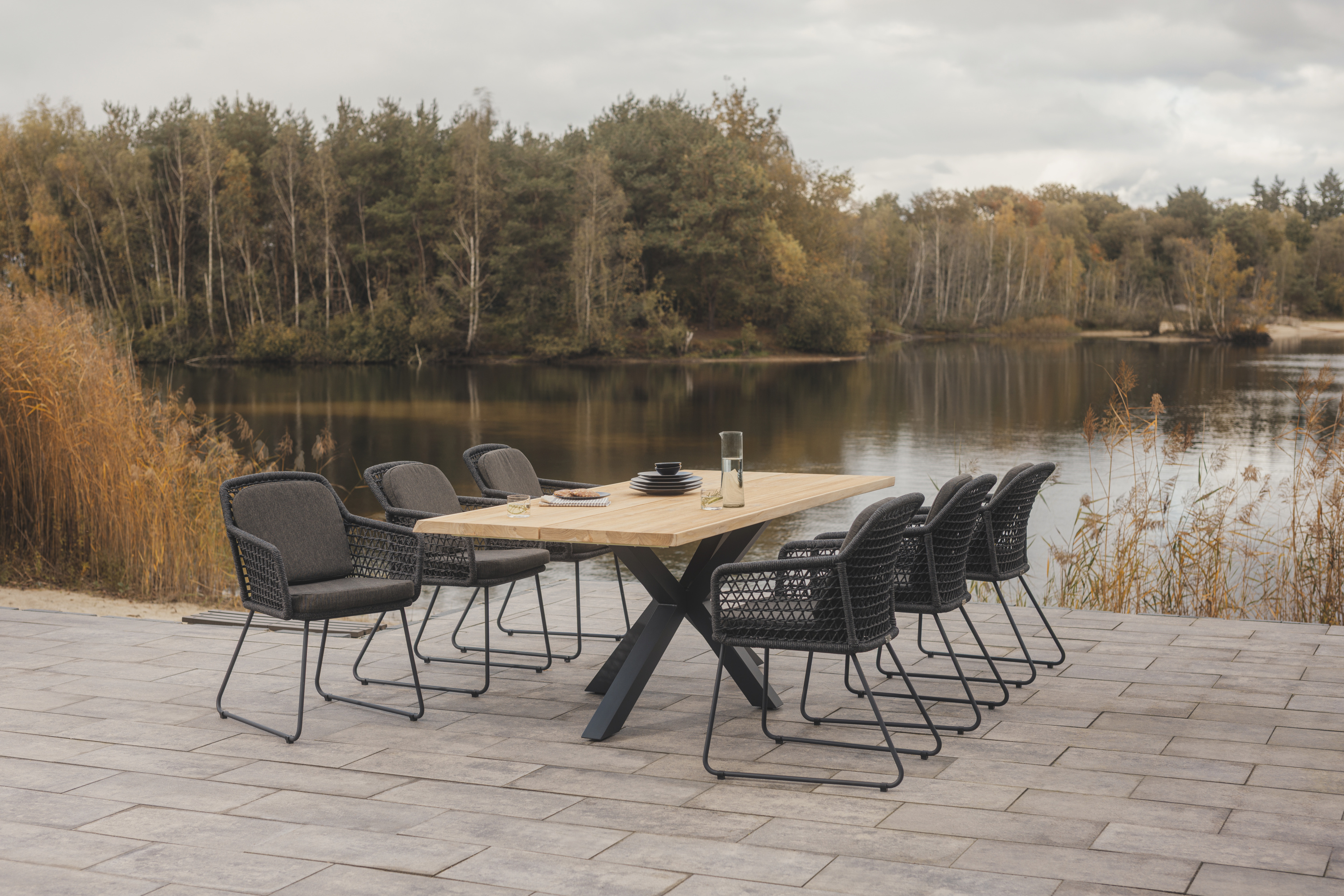 Gartentisch SOLID