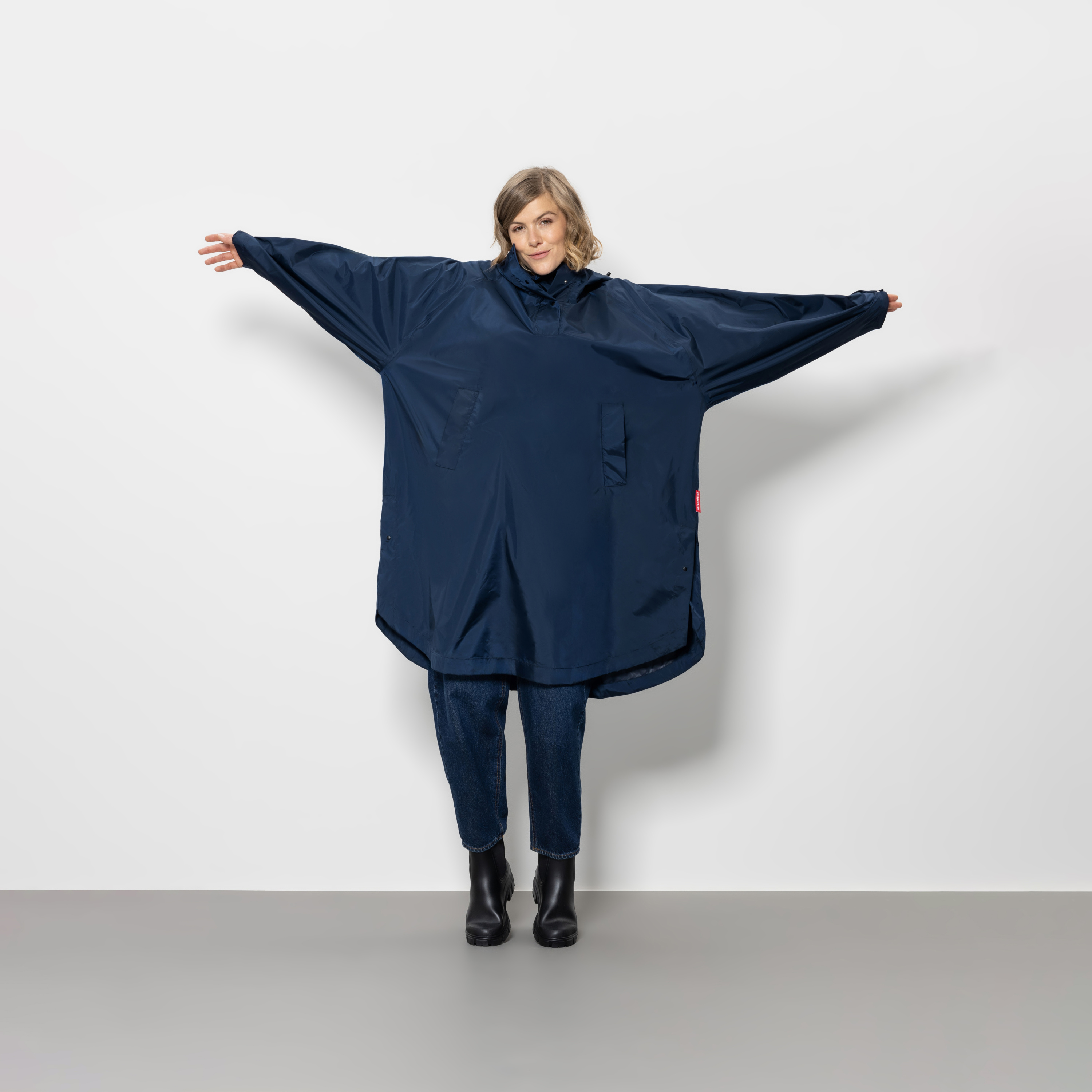 mini reisenthel maxi raincoat - dark blue