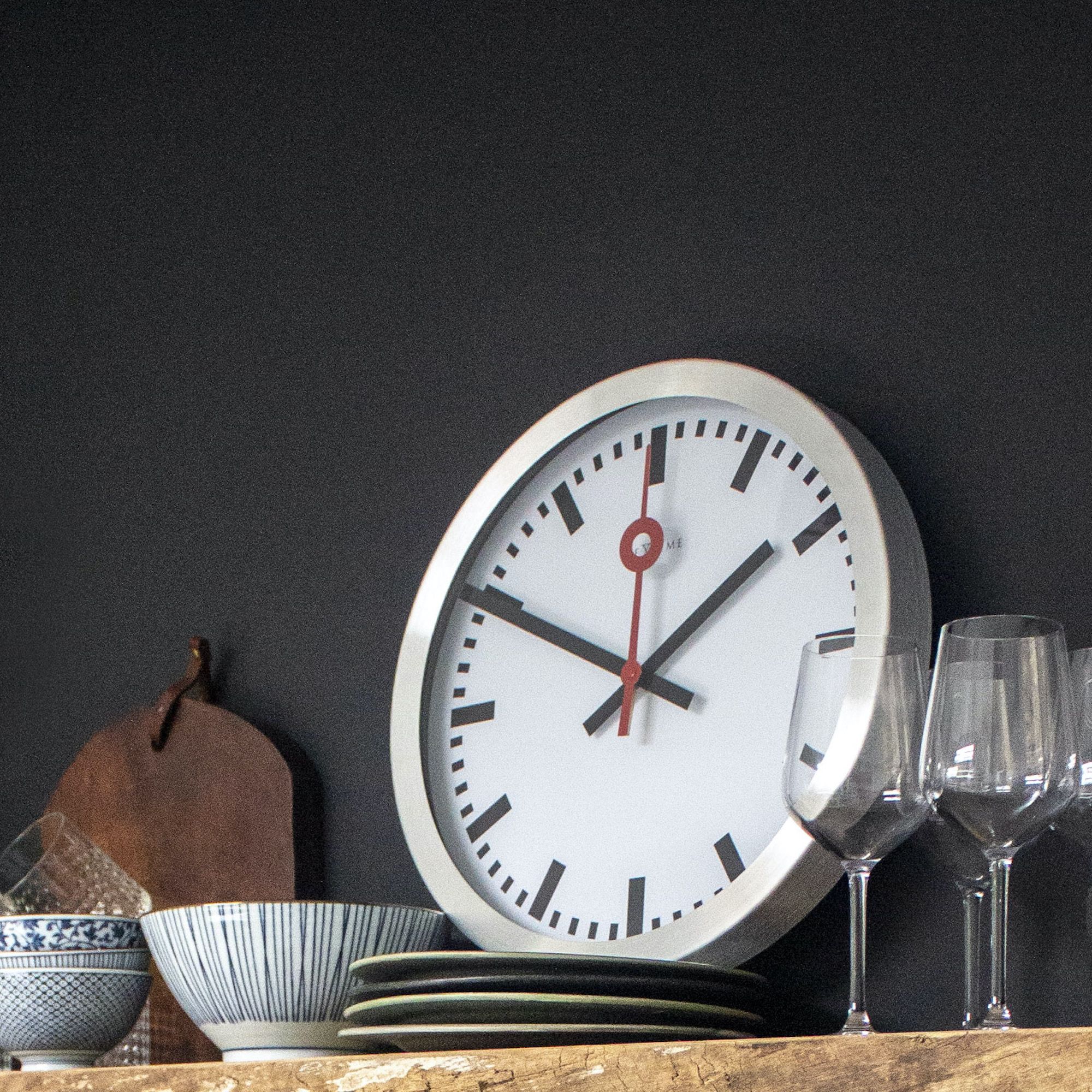 Wanduhr NEXTIME STATION