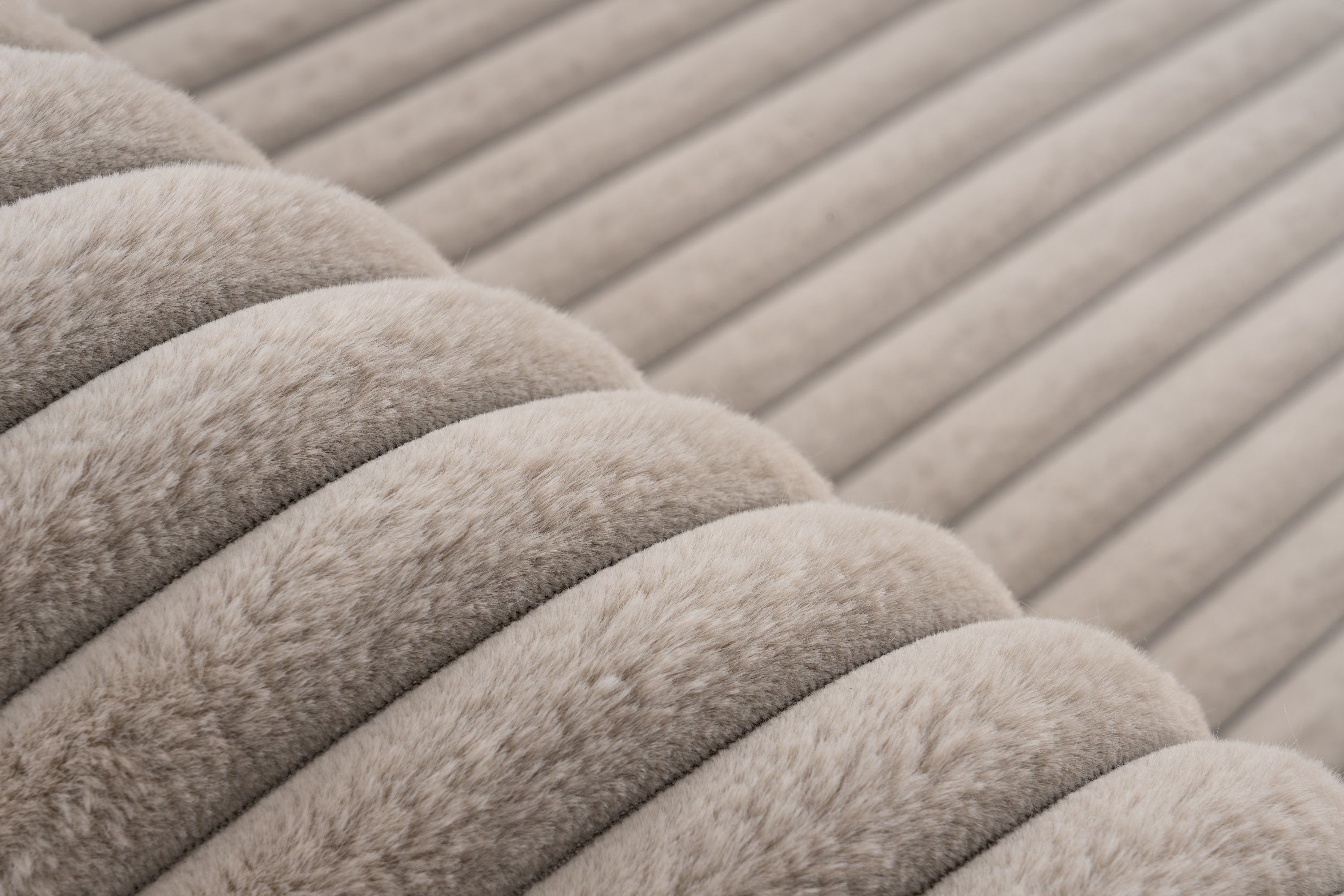 Teppich PLUSH taupe