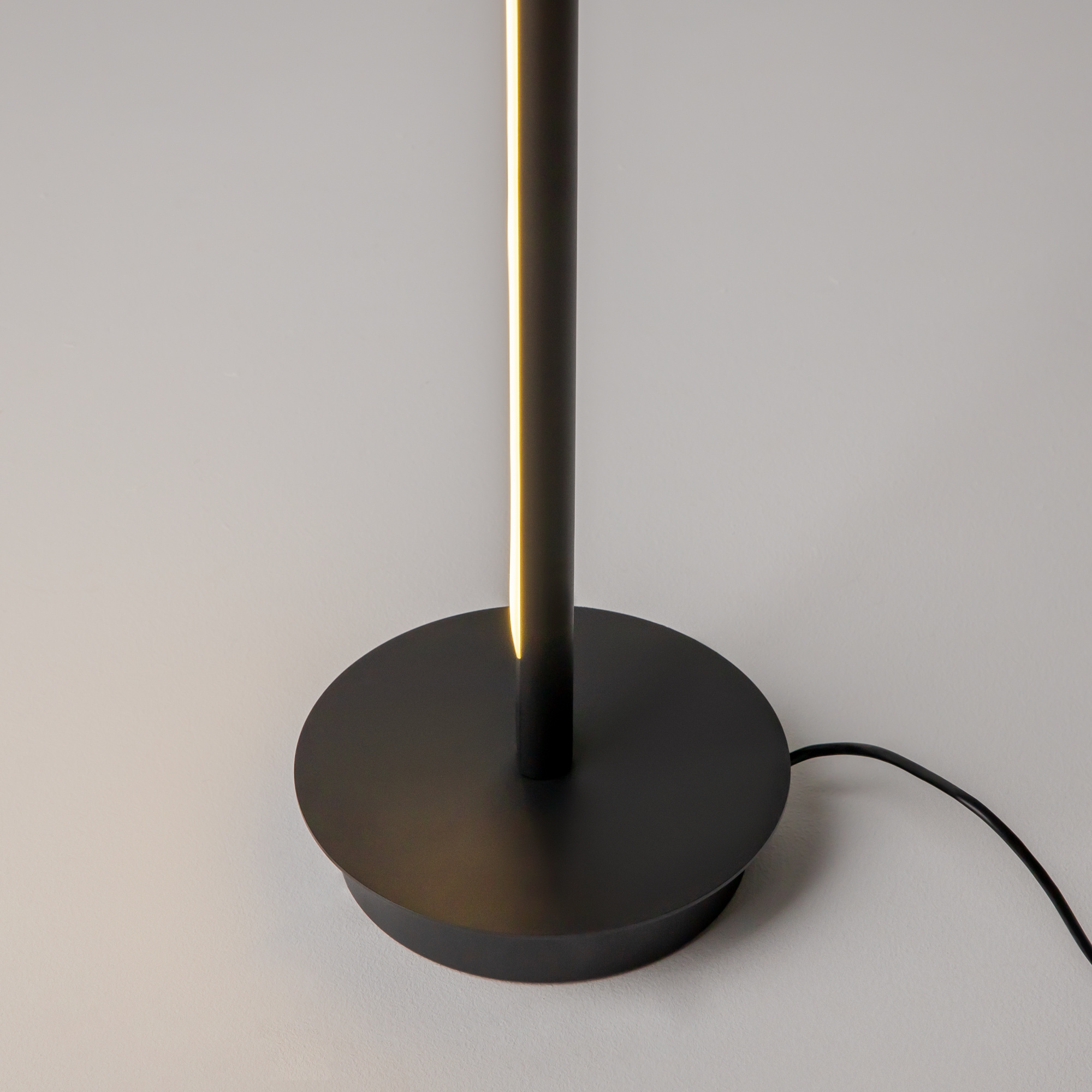 Stehleuchte THIN