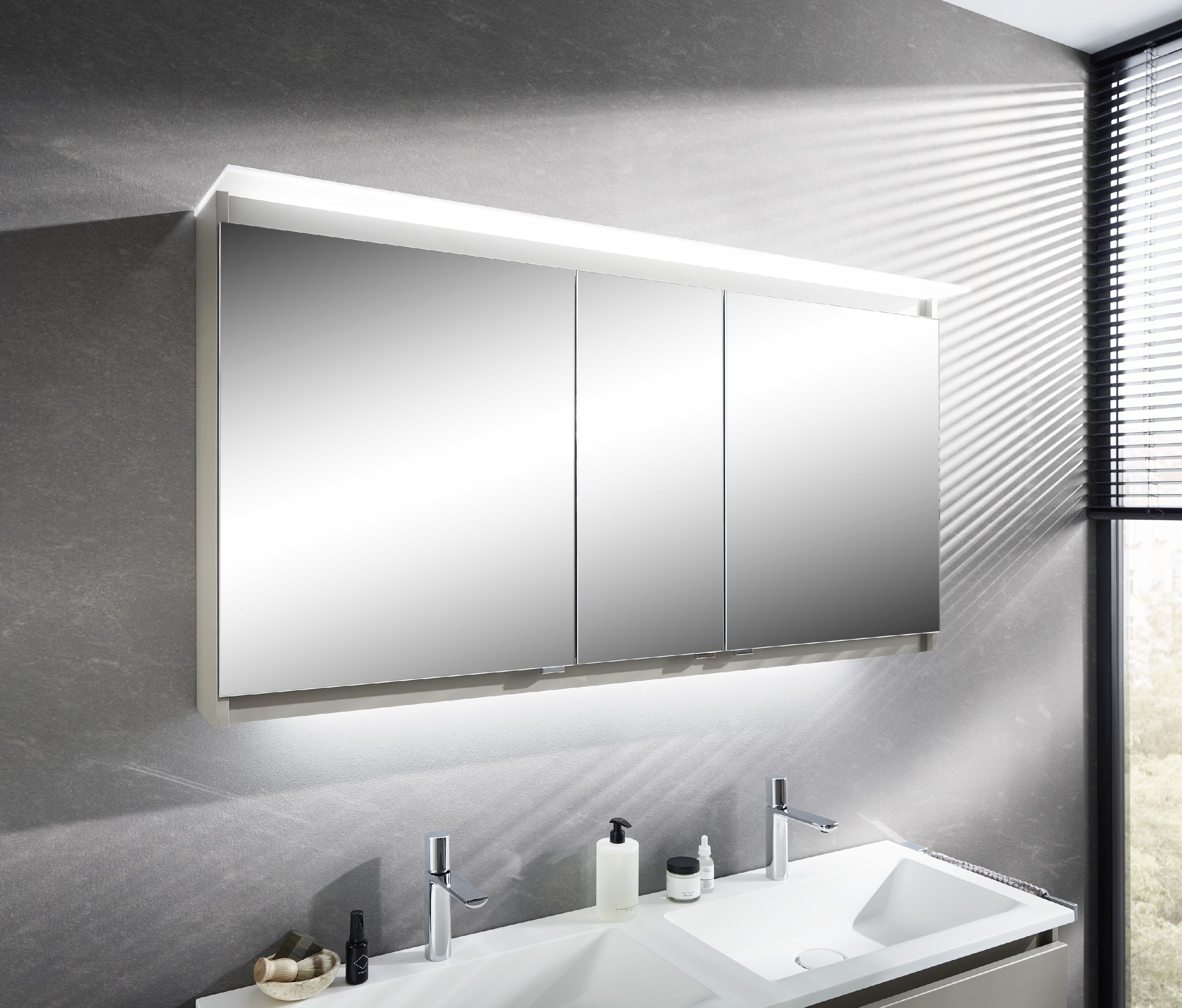Spiegelschrank KENBORG B.SOLID