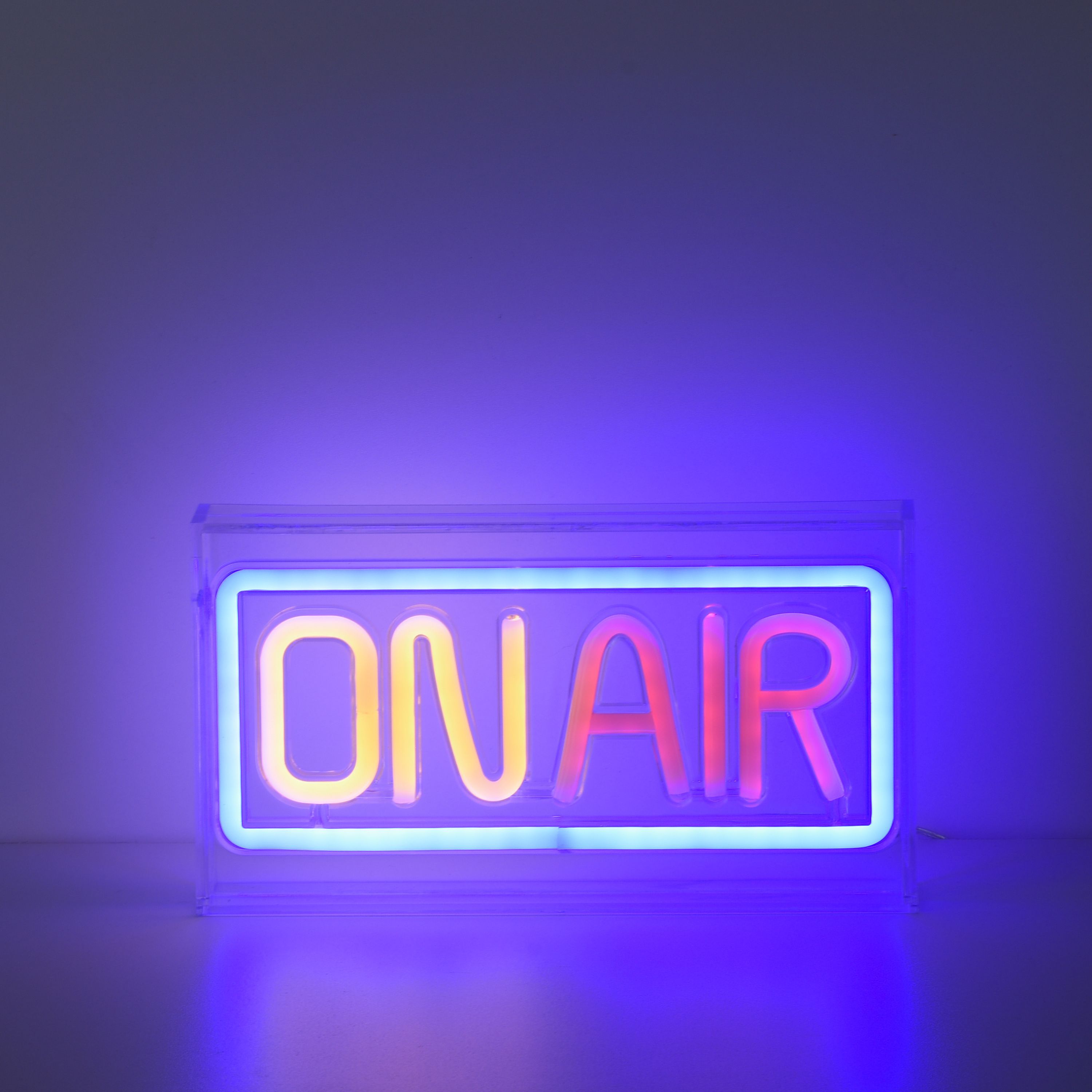 Leuchtobjekt ON AIR LED NEON