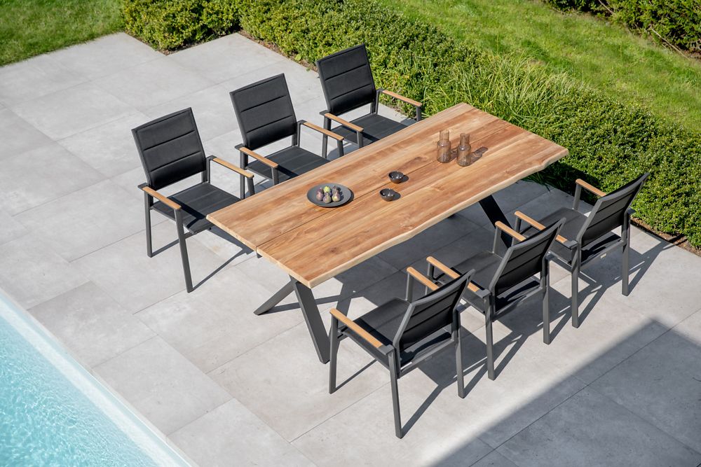 Gartentisch SOLID