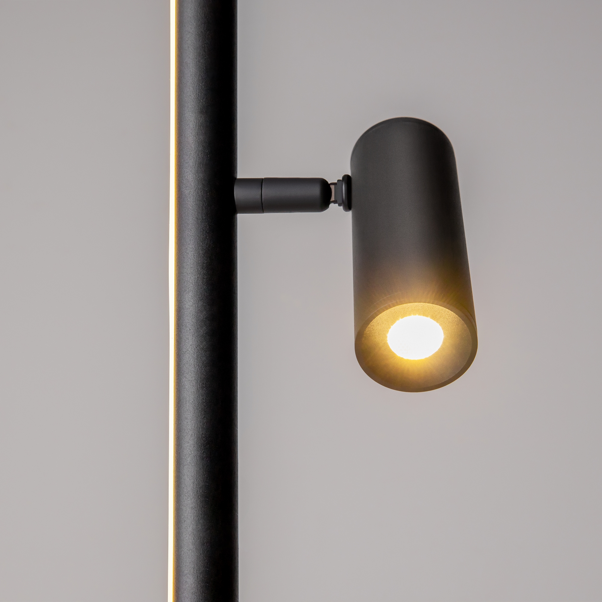 Stehleuchte THIN