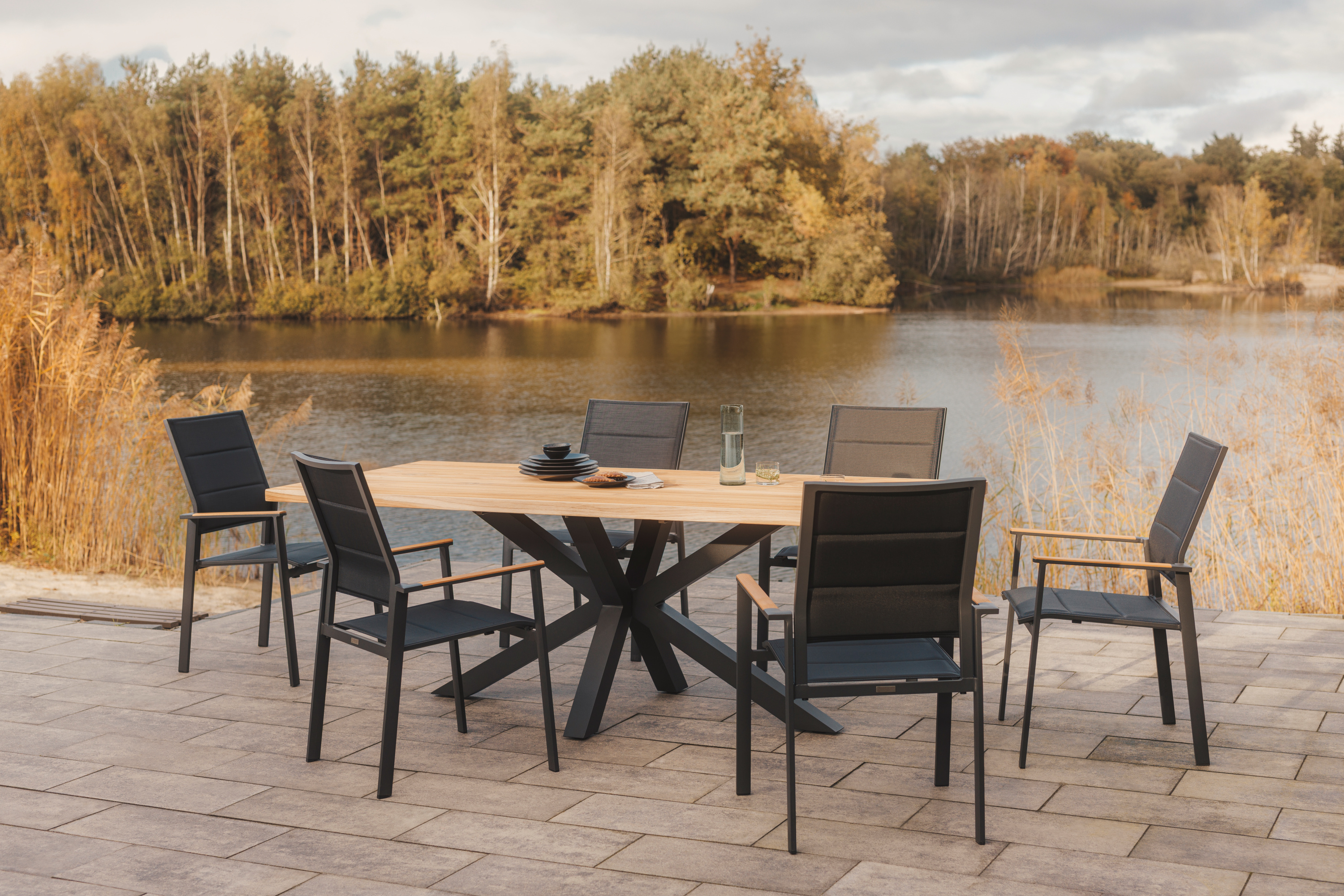 Gartentisch SOLID