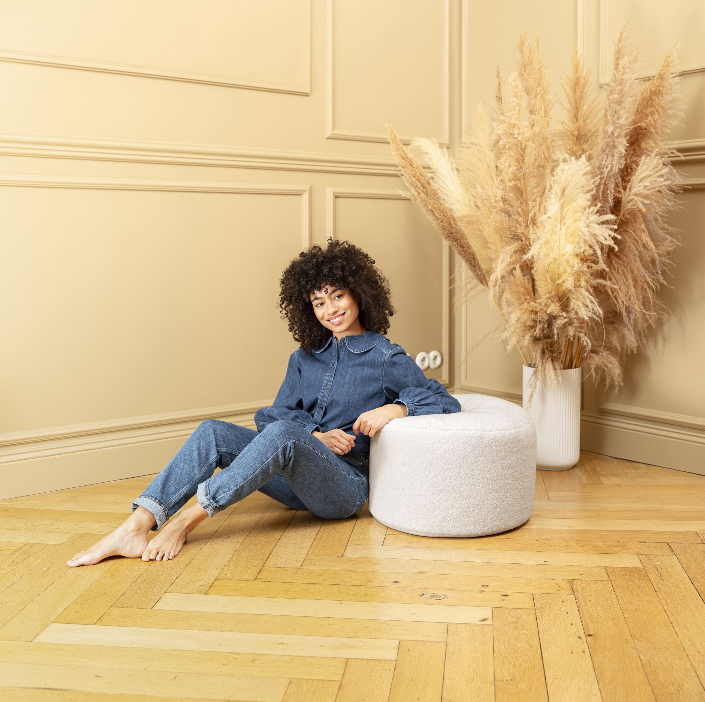 Hocker DOT COM WOOLLY