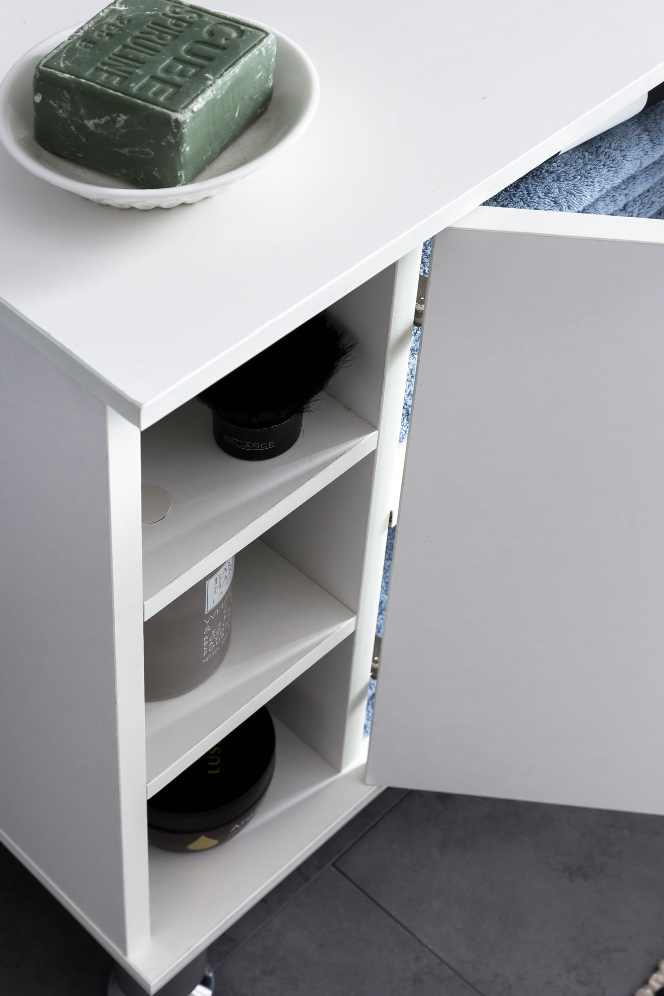 Waschbeckenunterschrank