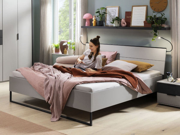 Bett WALEKA in grau aus Dekor