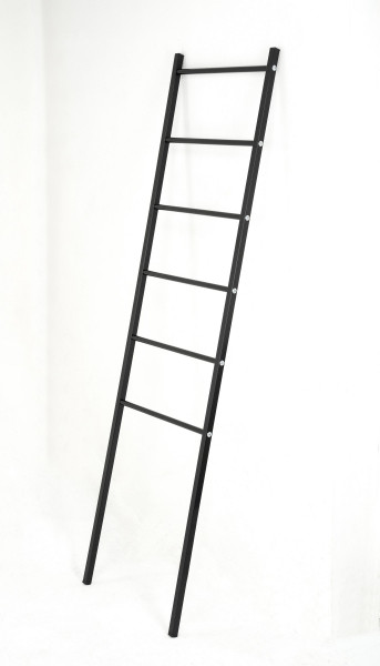 Handtuchleiter Ute in schwarz aus Metall