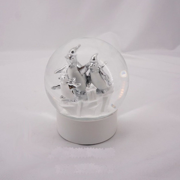 Schneekugel PINGUIN in weiß aus Kunststoff