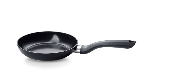 Pfanne Fissler Essential in schwarz aus Metall