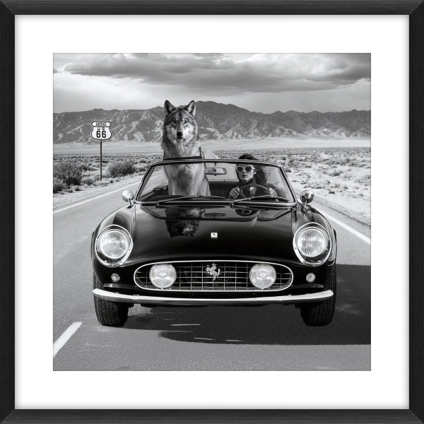 Bild WOLF AND LADY ON HIGHWAY in schwarz/weiß aus Kunststoff