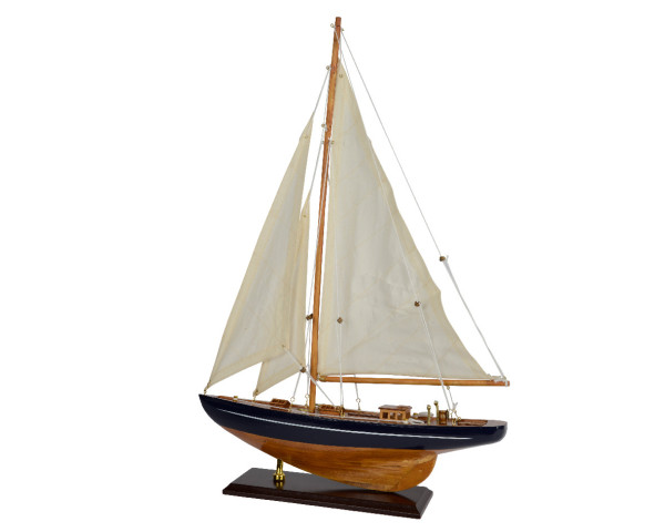 Segelboot in weiß aus Holz
