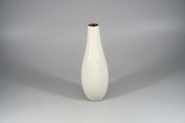 Vase LELAC in creme aus Aluminium